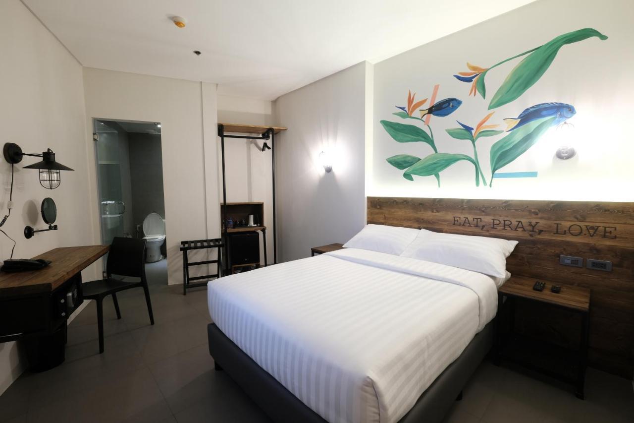 U Hotels Makati Makati City Cameră foto